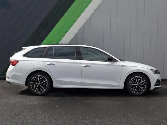 Skoda Octavia image 8