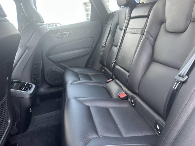 Volvo Xc60 image 8