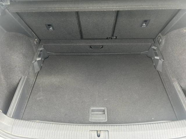 Volkswagen Golf Sportsvan image 2