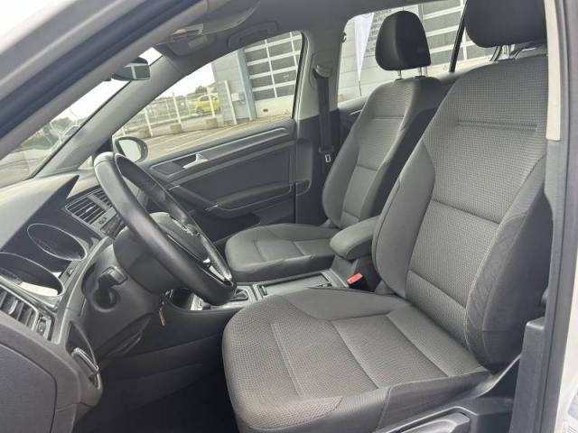 Volkswagen Golf image 6