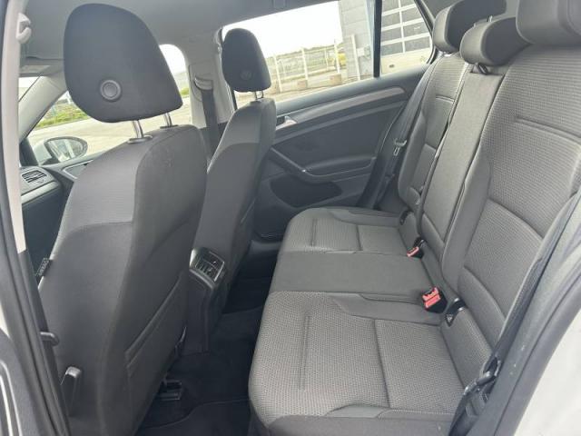 Volkswagen Golf image 9