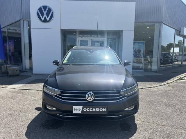 Volkswagen Passat image 1