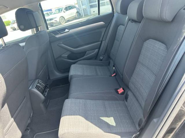 Volkswagen Passat image 5