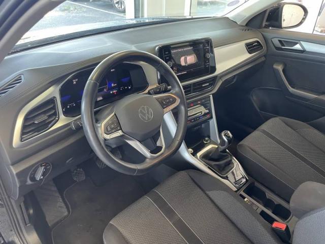 Volkswagen T-Roc image 2