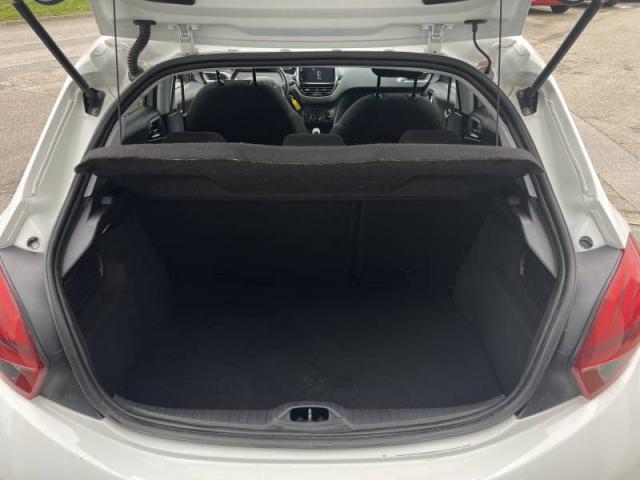 Peugeot 208 image 7