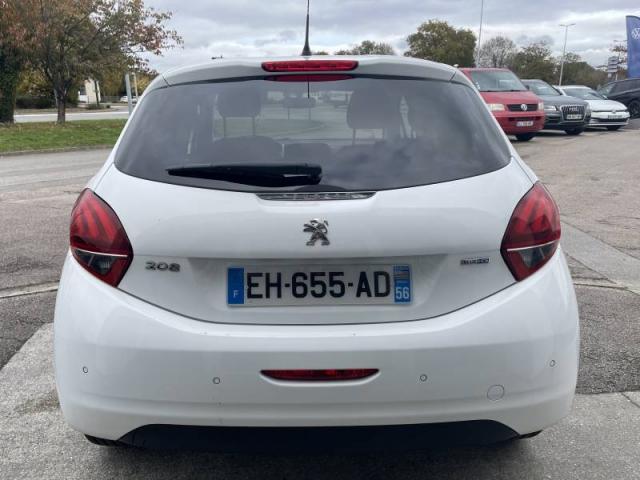 Peugeot 208 image 2