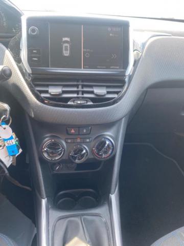 Peugeot 2008 image 2