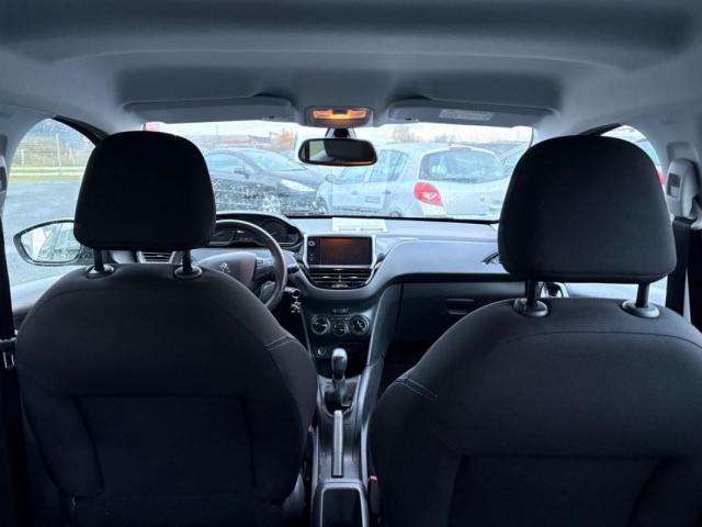 Peugeot 208 image 6