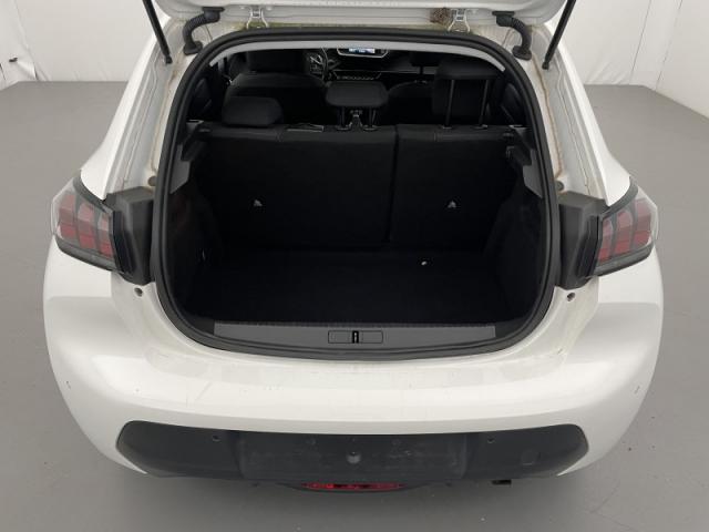 Peugeot 208 image 7