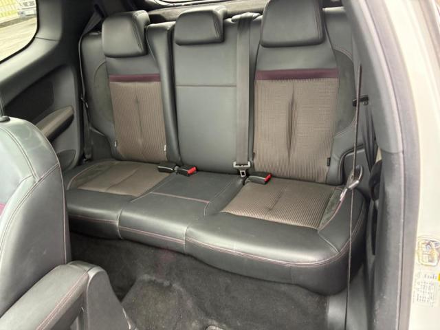 Peugeot 208 image 3