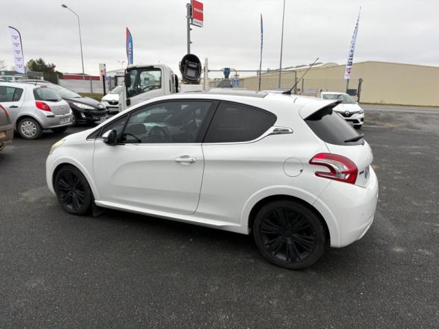 Peugeot 208 image 4