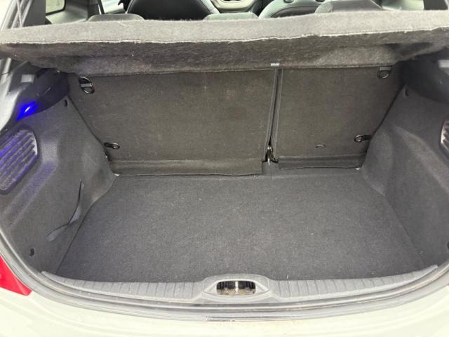 Peugeot 208 image 9