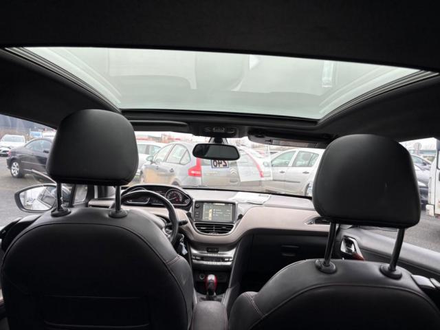 Peugeot 208 image 7