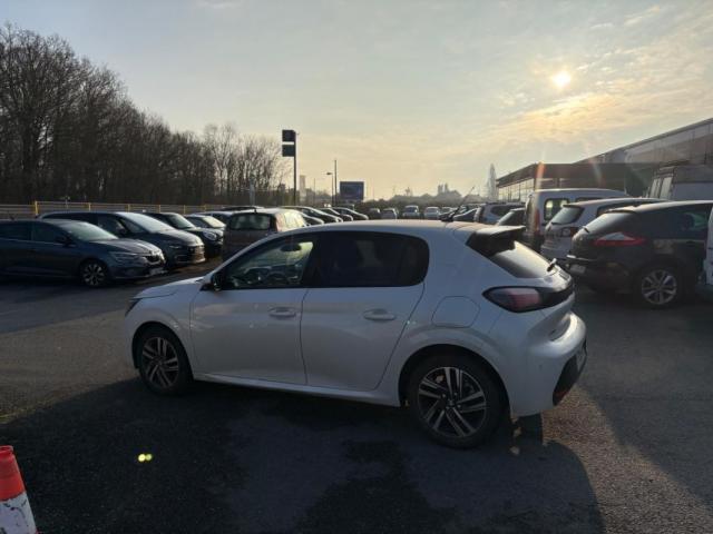 Peugeot 208 image 9