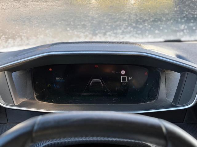 Peugeot 208 image 3