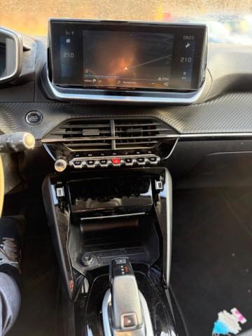 Peugeot 208 image 7