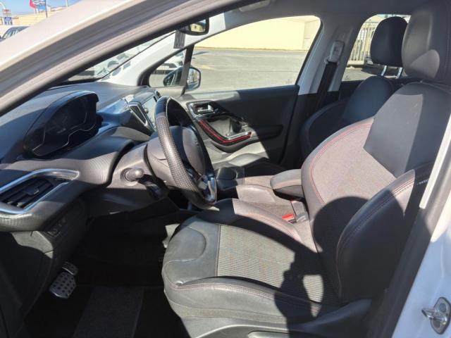 Peugeot 208 image 2