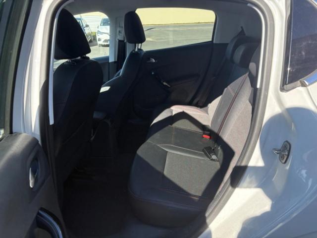Peugeot 208 image 6