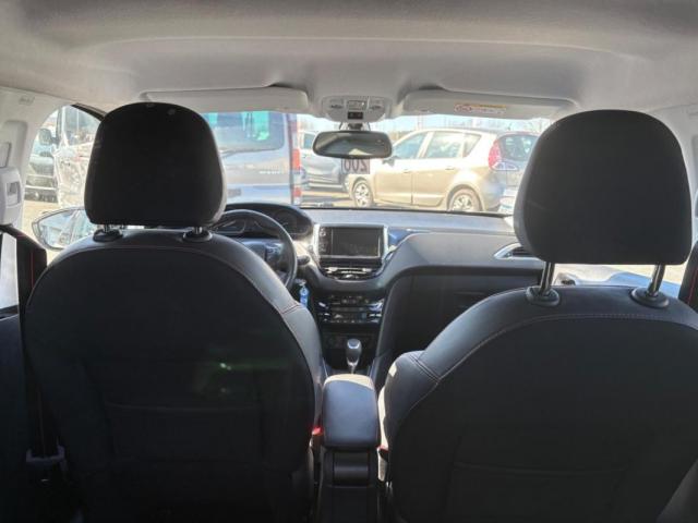 Peugeot 208 image 7