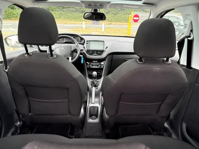 Peugeot 208 image 4