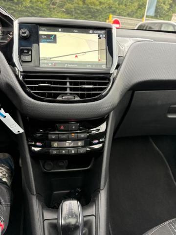 Peugeot 208 image 1