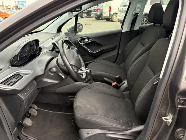 Peugeot 208 image 7