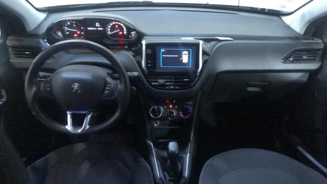 Peugeot 208 image 3