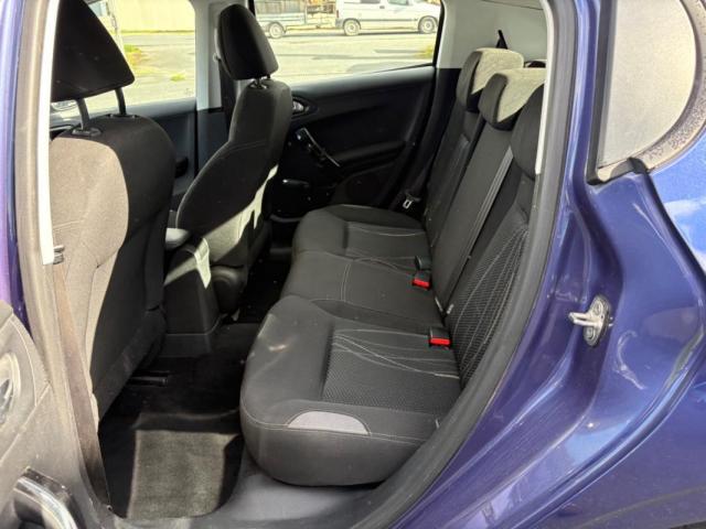 Peugeot 208 image 1