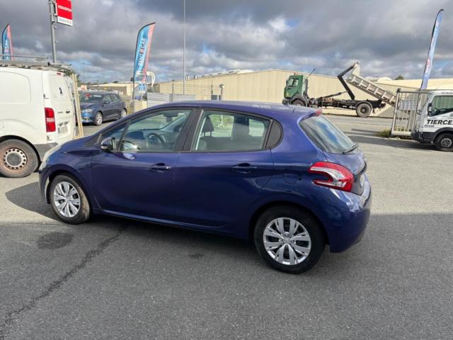 Peugeot 208 image 6
