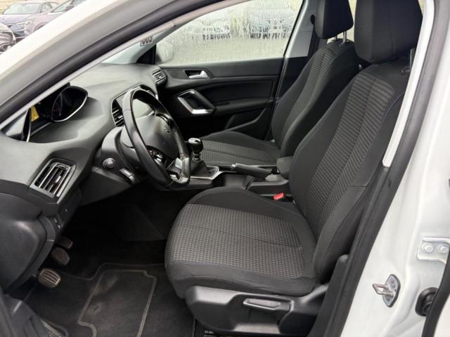 Peugeot 308 image 2