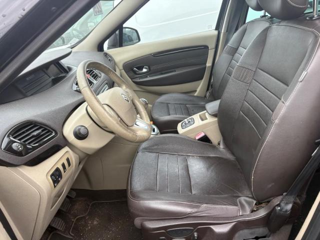Renault Grand Scénic image 1
