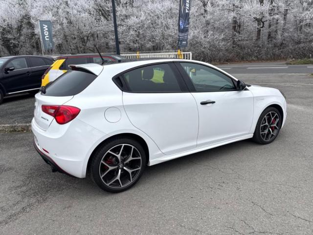 Alfa Romeo Giulietta image 5