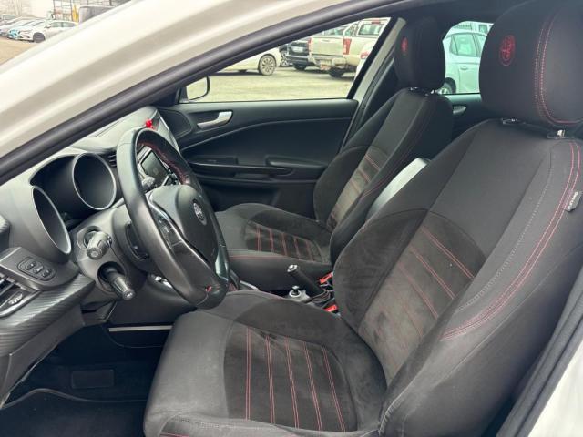 Alfa Romeo Giulietta image 4