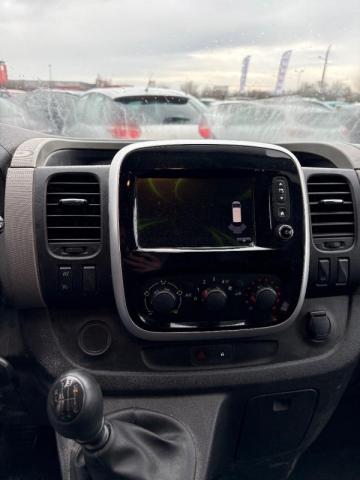 Renault Trafic image 2