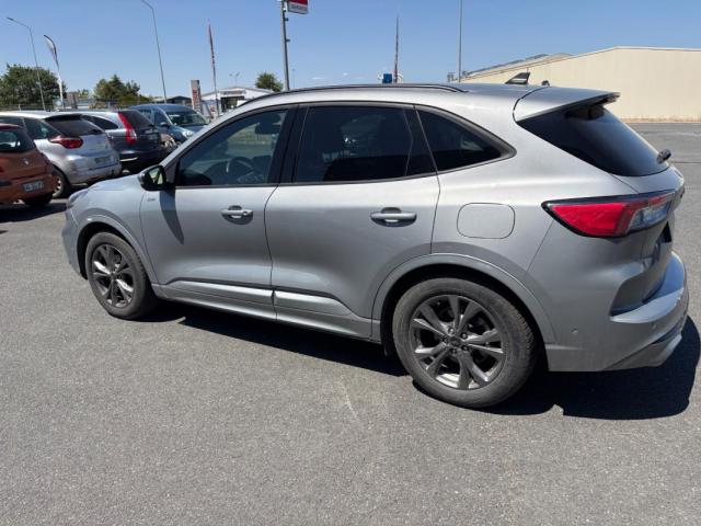 Ford Kuga image 8