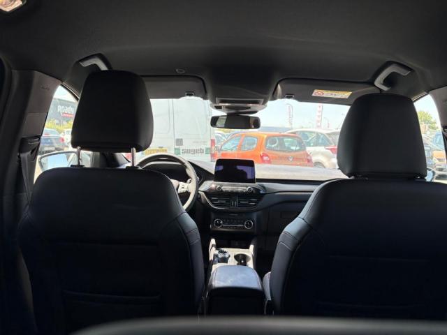 Ford Kuga image 6