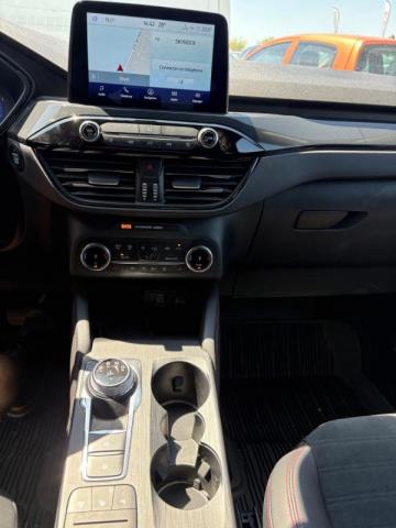 Ford Kuga image 9