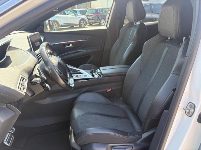 Peugeot 3008 image 2