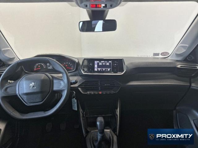 Peugeot 208 image 8