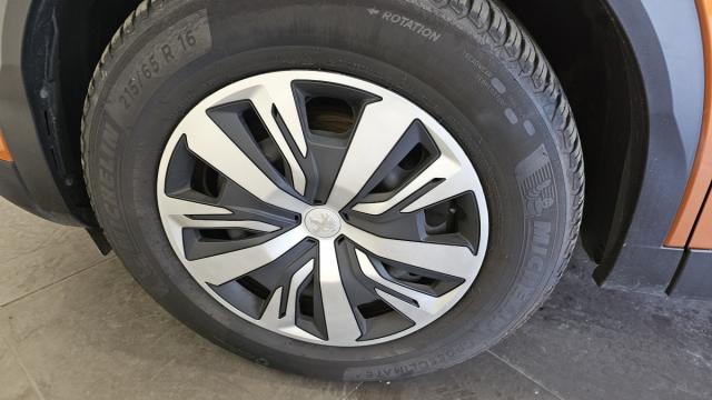 Peugeot 2008 image 6