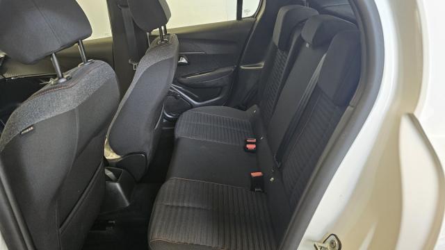 Peugeot 208 image 6