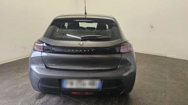 Peugeot 208 image 9