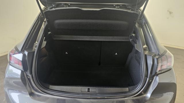 Peugeot 208 image 5