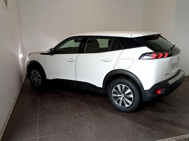 Peugeot 2008 image 2
