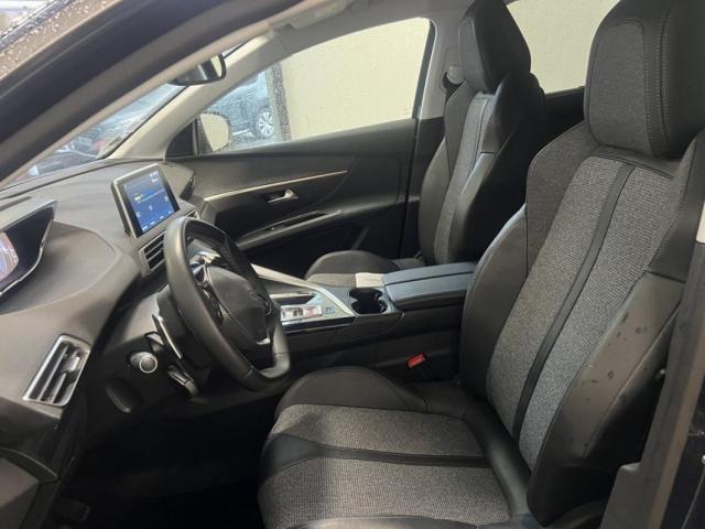 Peugeot 5008 image 1
