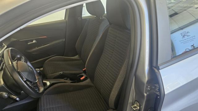 Peugeot 208 image 5