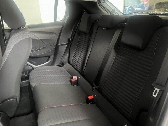 Peugeot 208 image 9