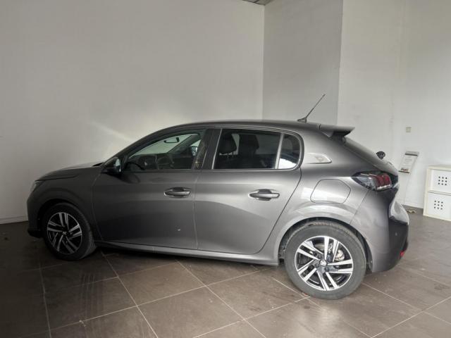 Peugeot 208 image 8