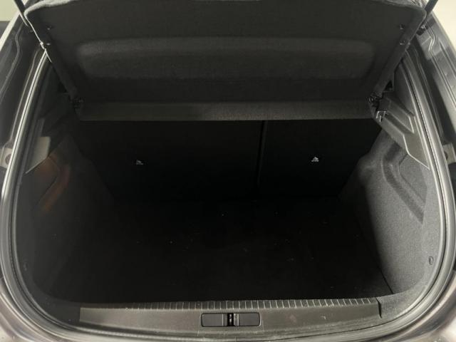 Peugeot 208 image 5