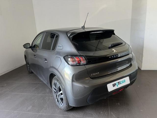 Peugeot 208 image 8